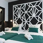 The Twenties By Guestready
