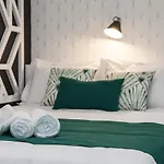 Hotell The Twenties By Guestready *
