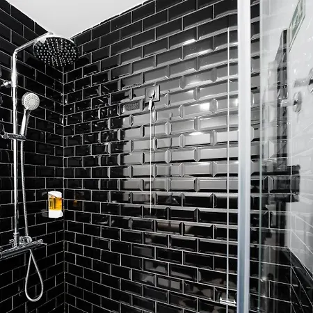 The Twenties By Guestready *